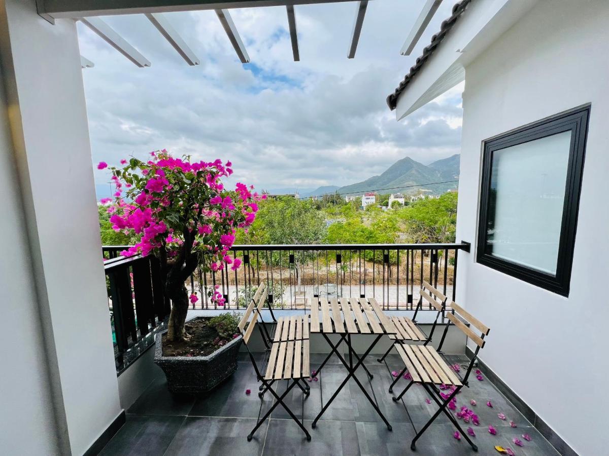 The Track Homestay - Near Bai Dai Beach Cam Lam Dış mekan fotoğraf
