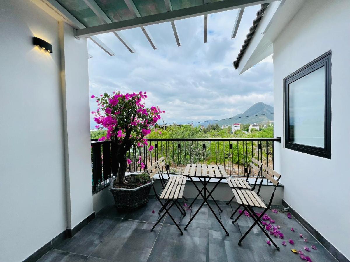 The Track Homestay - Near Bai Dai Beach Cam Lam Dış mekan fotoğraf